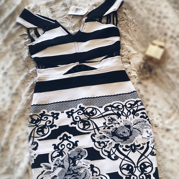 Show-Stopping Black & White Dress: Never Worn! - Picture 1 of 7